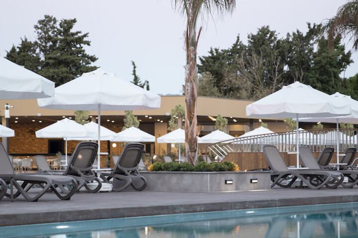Hotel Pool
