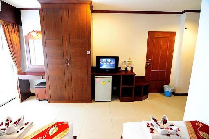 Room 7 of 42