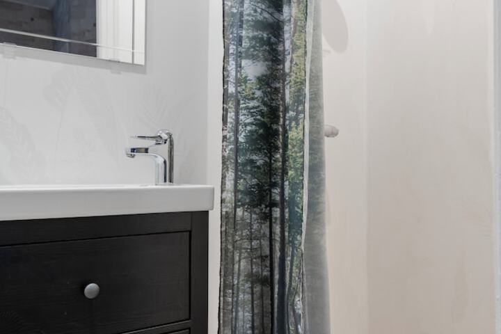 Room 21 of 39