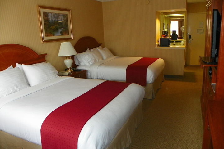 Room 8 of 30