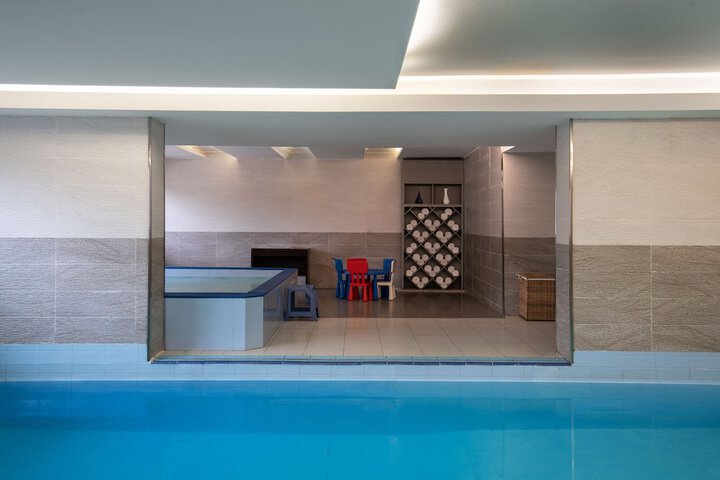 Pool Hotel