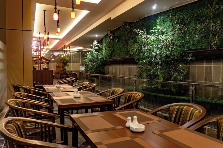 Dining 176 of 235