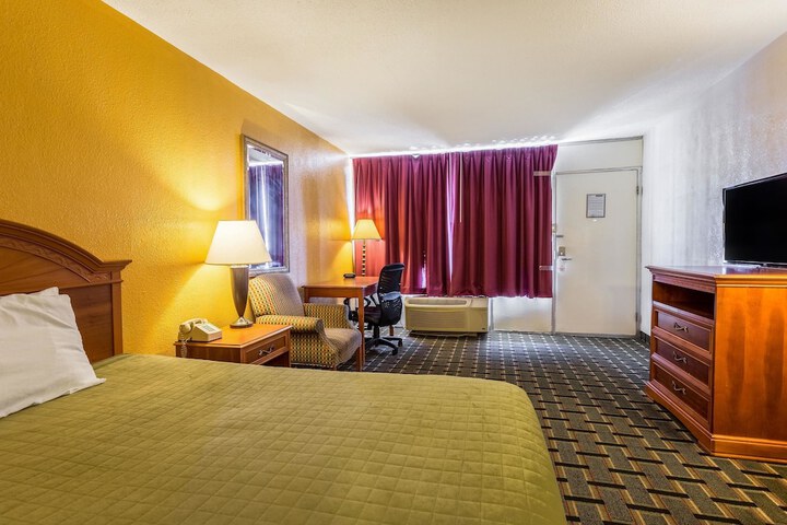 Double Bed (3 of 17)