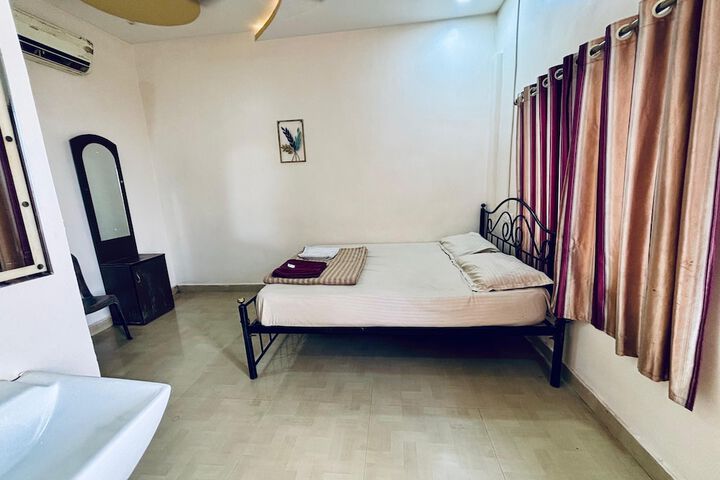 Room 3 of 47
