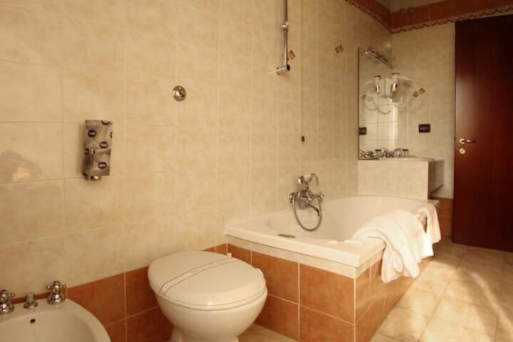 Room 44 of 58