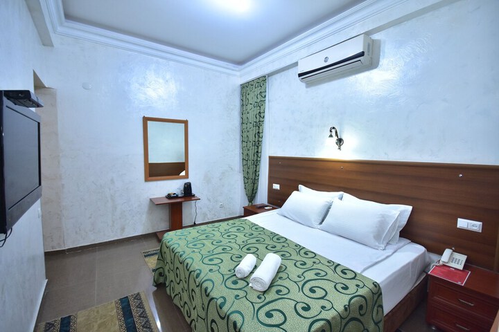 Room 14 of 42