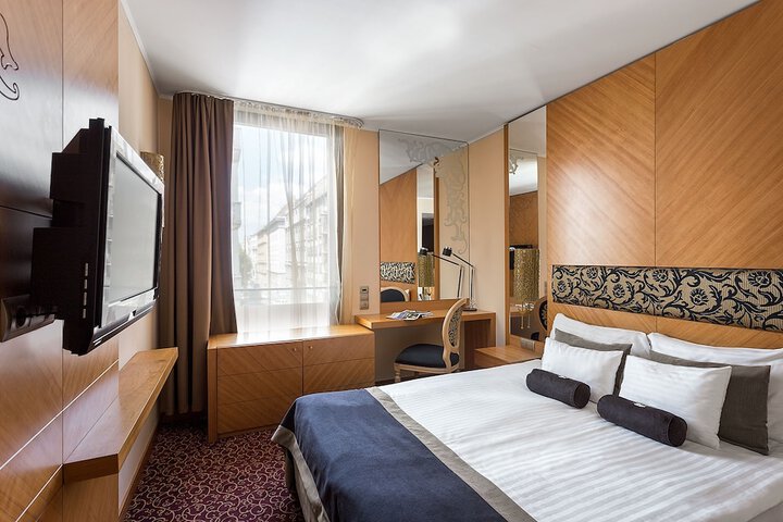 Room 20 of 62