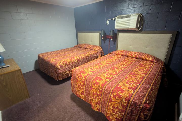 Room 11 of 15