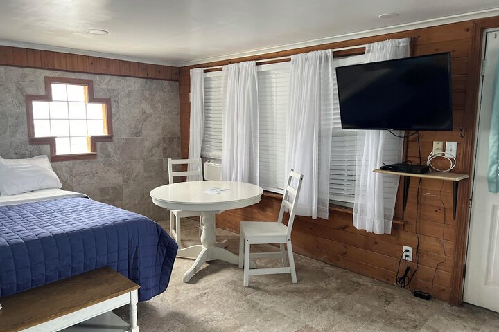 Room 2 of 22
