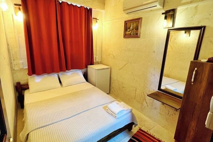 Room 17 of 26