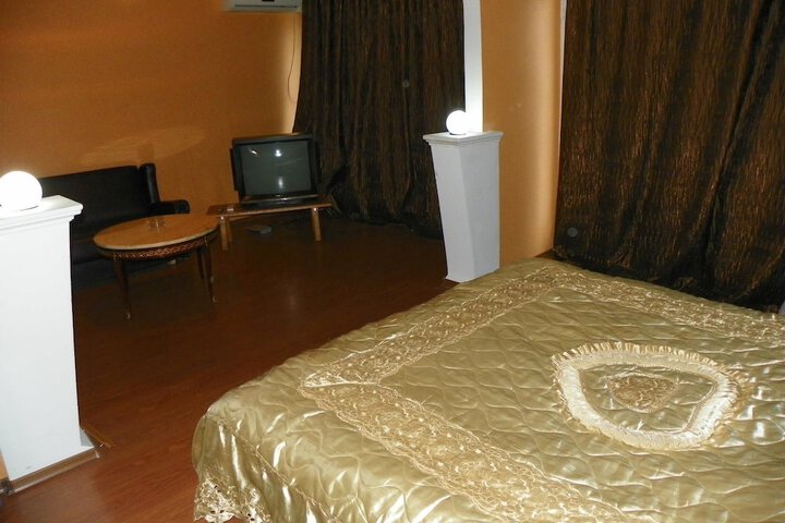 Room 7 of 25