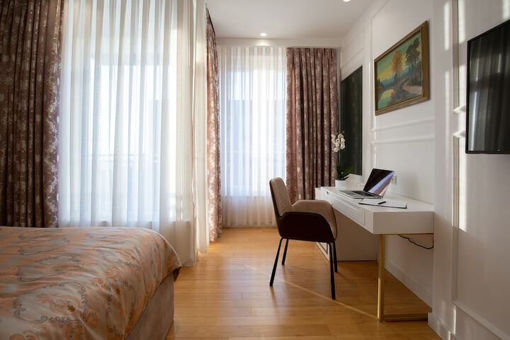 Room 35 of 81