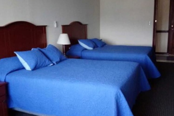 Room 7 of 16