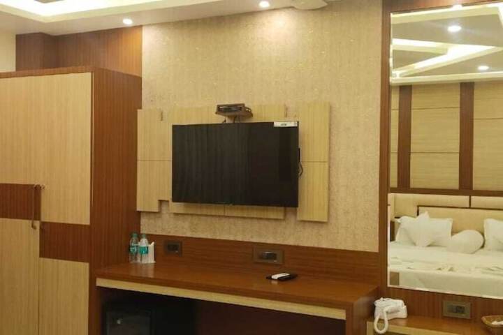 Room 52 of 70