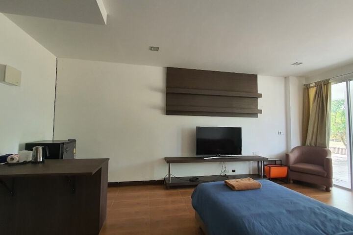 Room 166 of 263