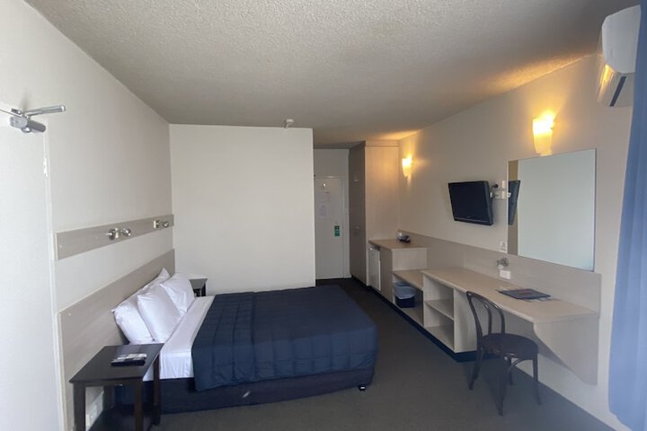 Room 8 of 30