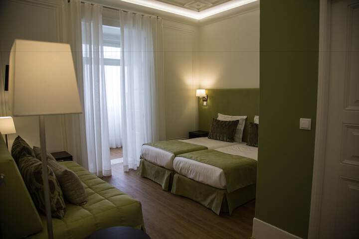 Room 28 of 46