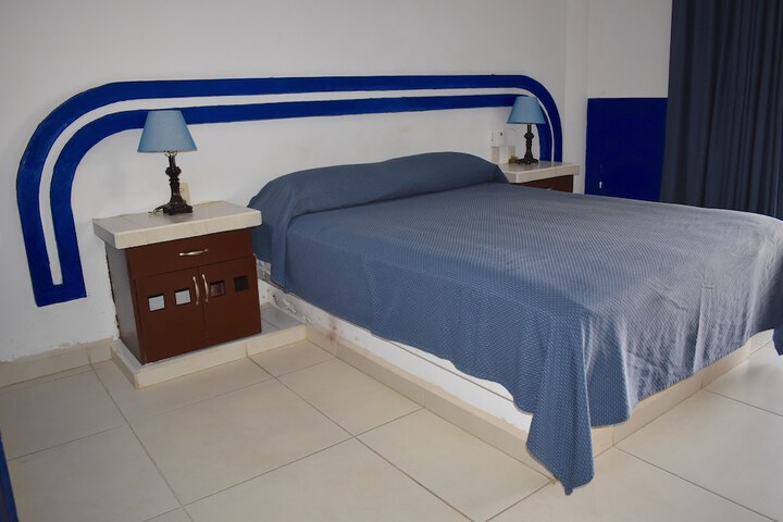 Room 27 of 75