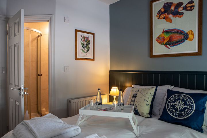 Room 4 of 34