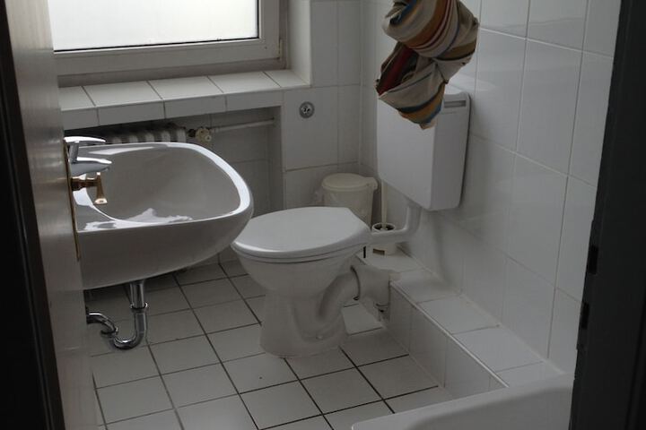 Room 15 of 37