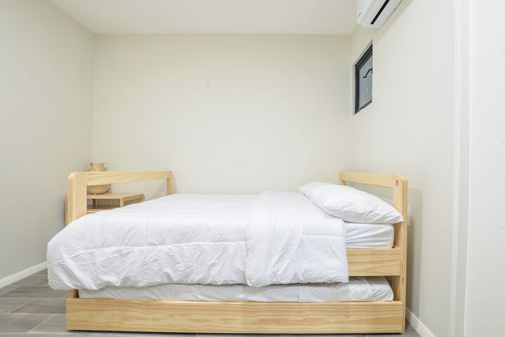 Room 5 of 122