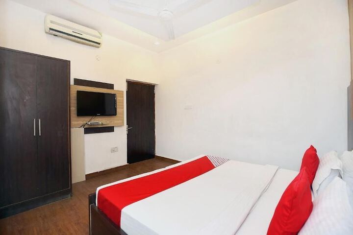 Room 12 of 50
