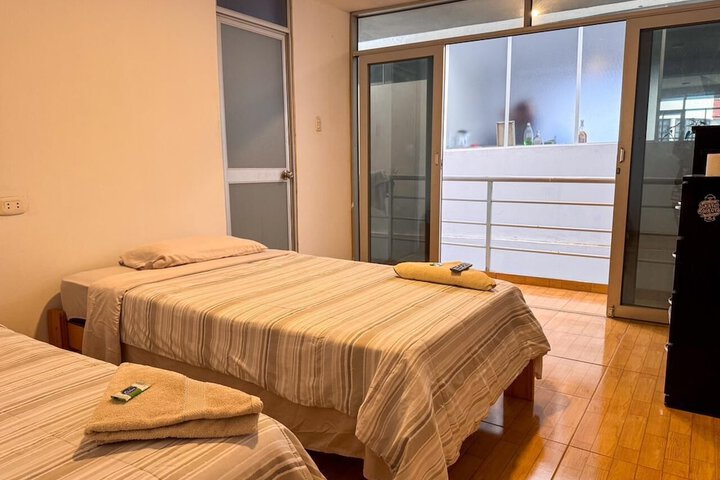 Room 7 of 12