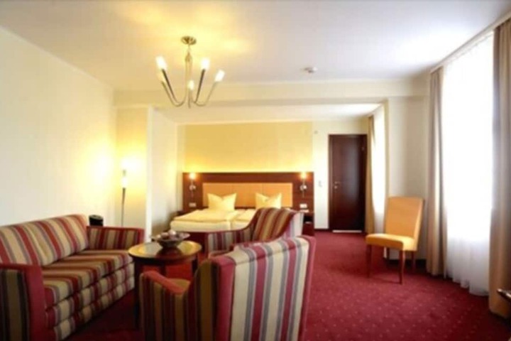 Room 18 of 40