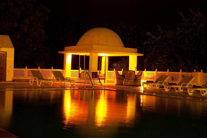 Hotel Pool