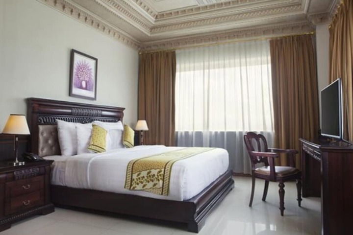 Room 28 of 73