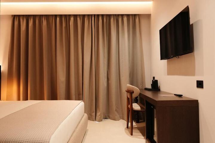 Room 6 of 75