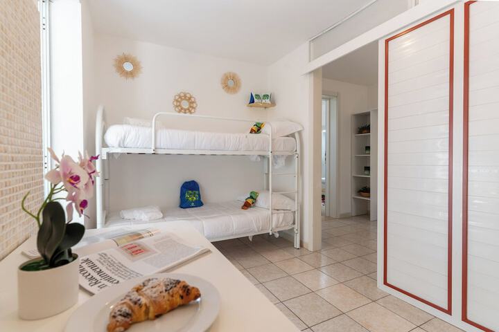 Room 35 of 91