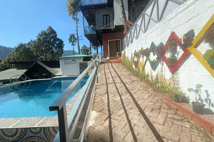 Pool 52 of 82