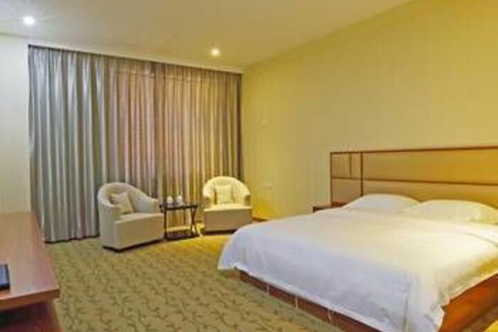 Room 2 of 6
