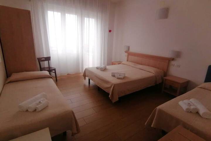 Room 2 of 20
