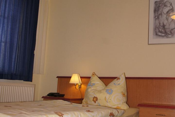 Room 16 of 52