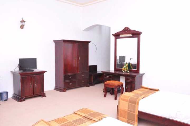 Room 4 of 47