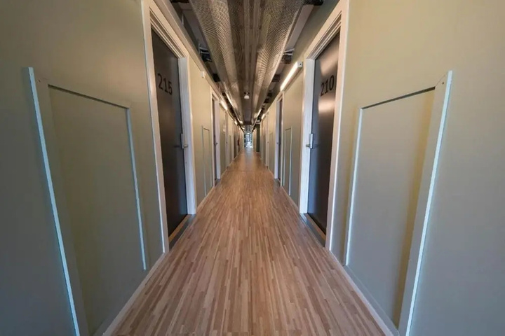 Room 9 of 12