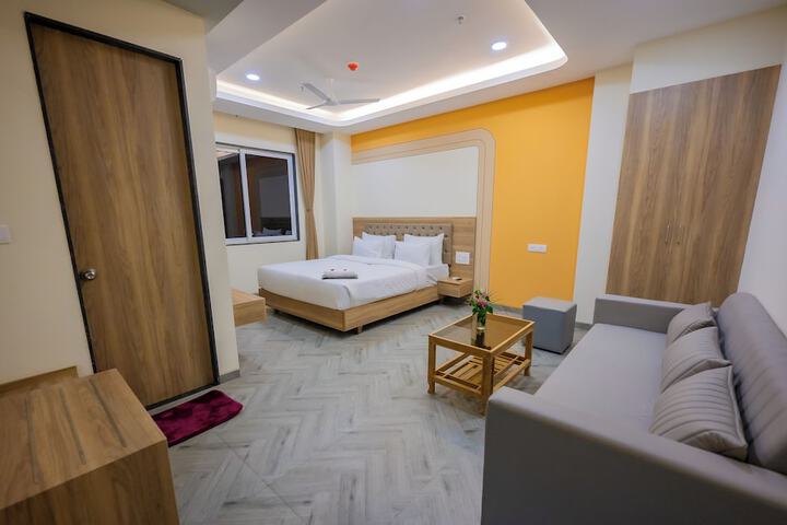 Room 6 of 31