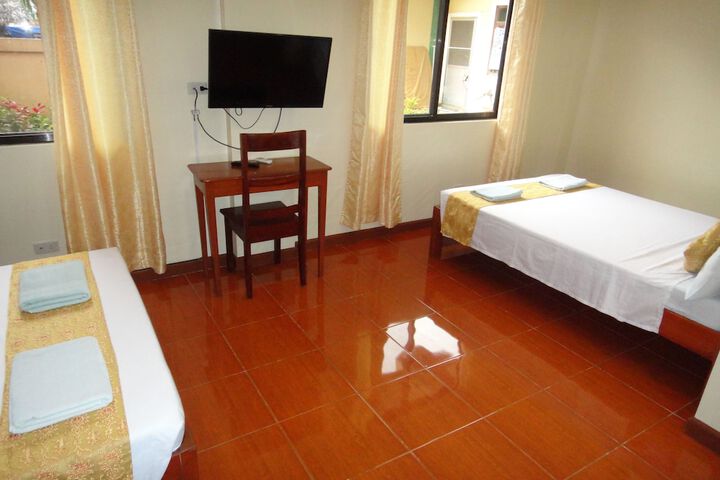 Room 26 of 38