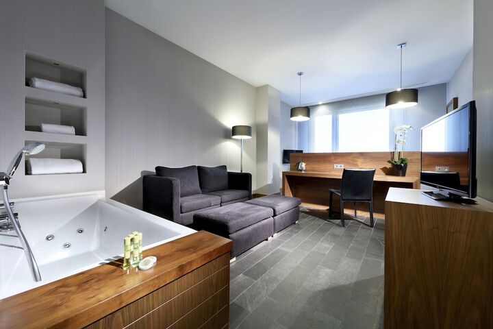 Room 12 of 88