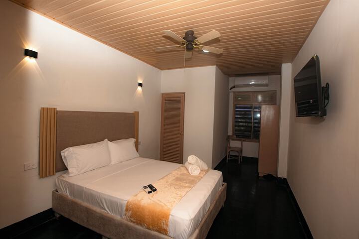 Room 14 of 39