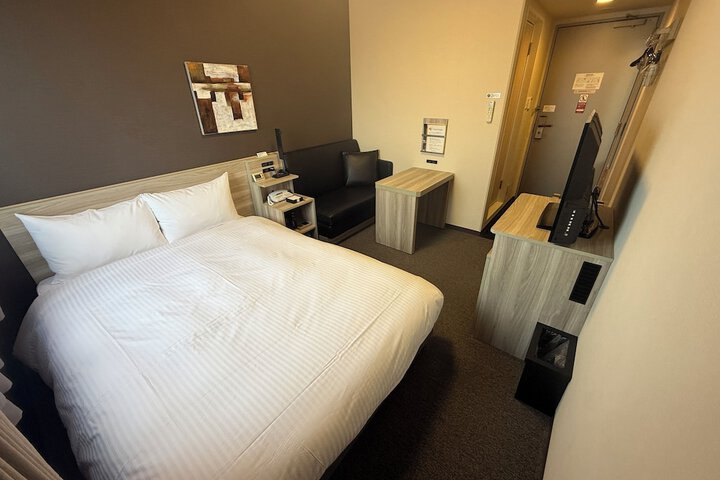 Room 13 of 35