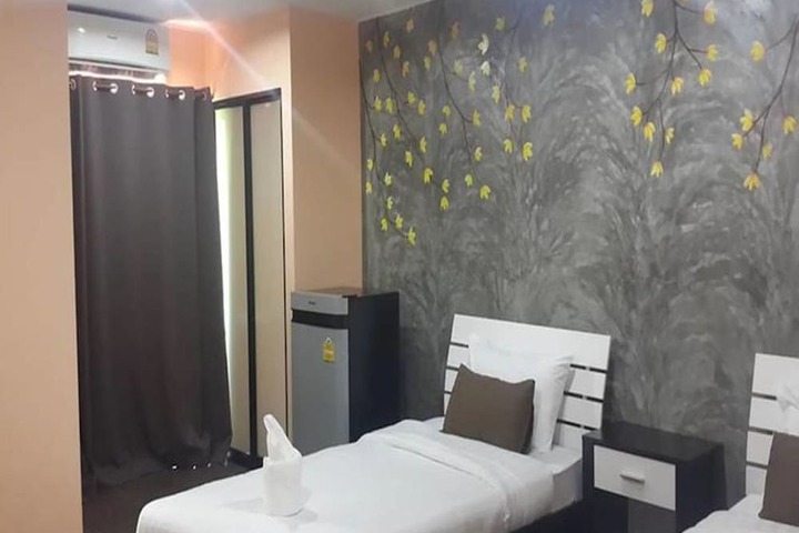 Room 14 of 40