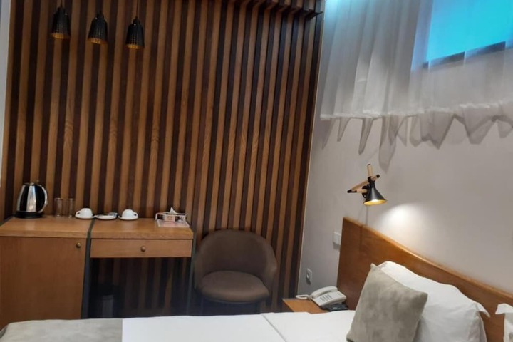 Room 17 of 49