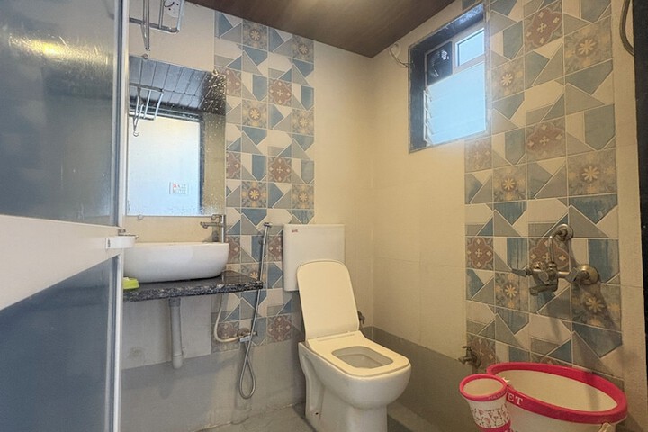 Room 7 of 16