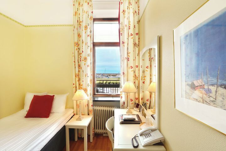 Room 48 of 116