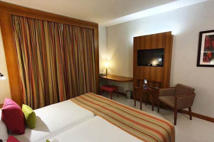 Room 25 of 60