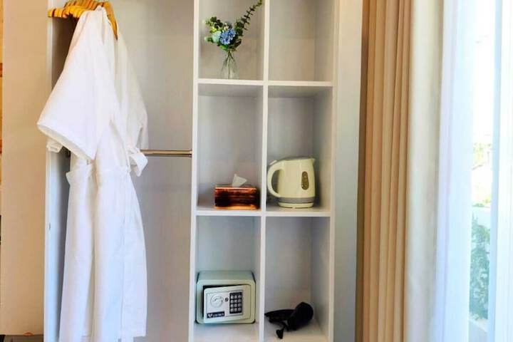 Room 16 of 52