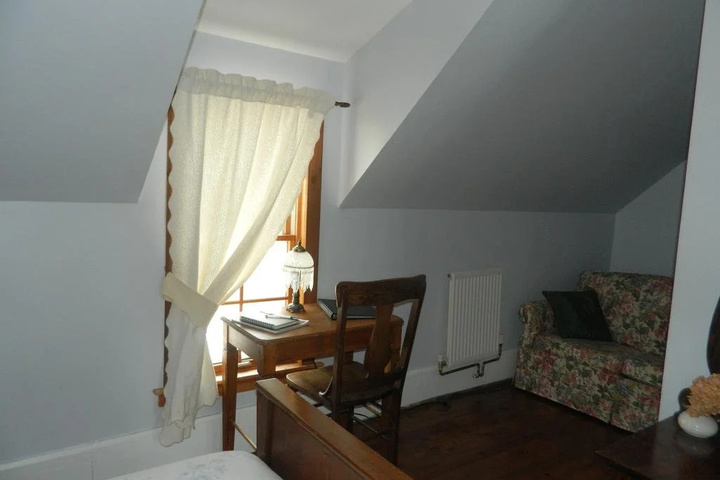 Room 5 of 15